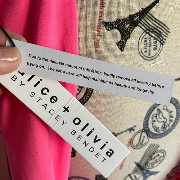 Alice + Olivia - Iris Floral Lace Sleeveless Dress - Picture 11 of 15